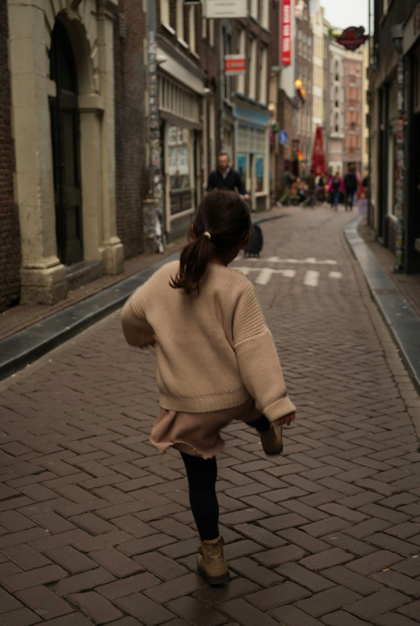 The Tanguis Cotton Cardigan - OAT CREAM