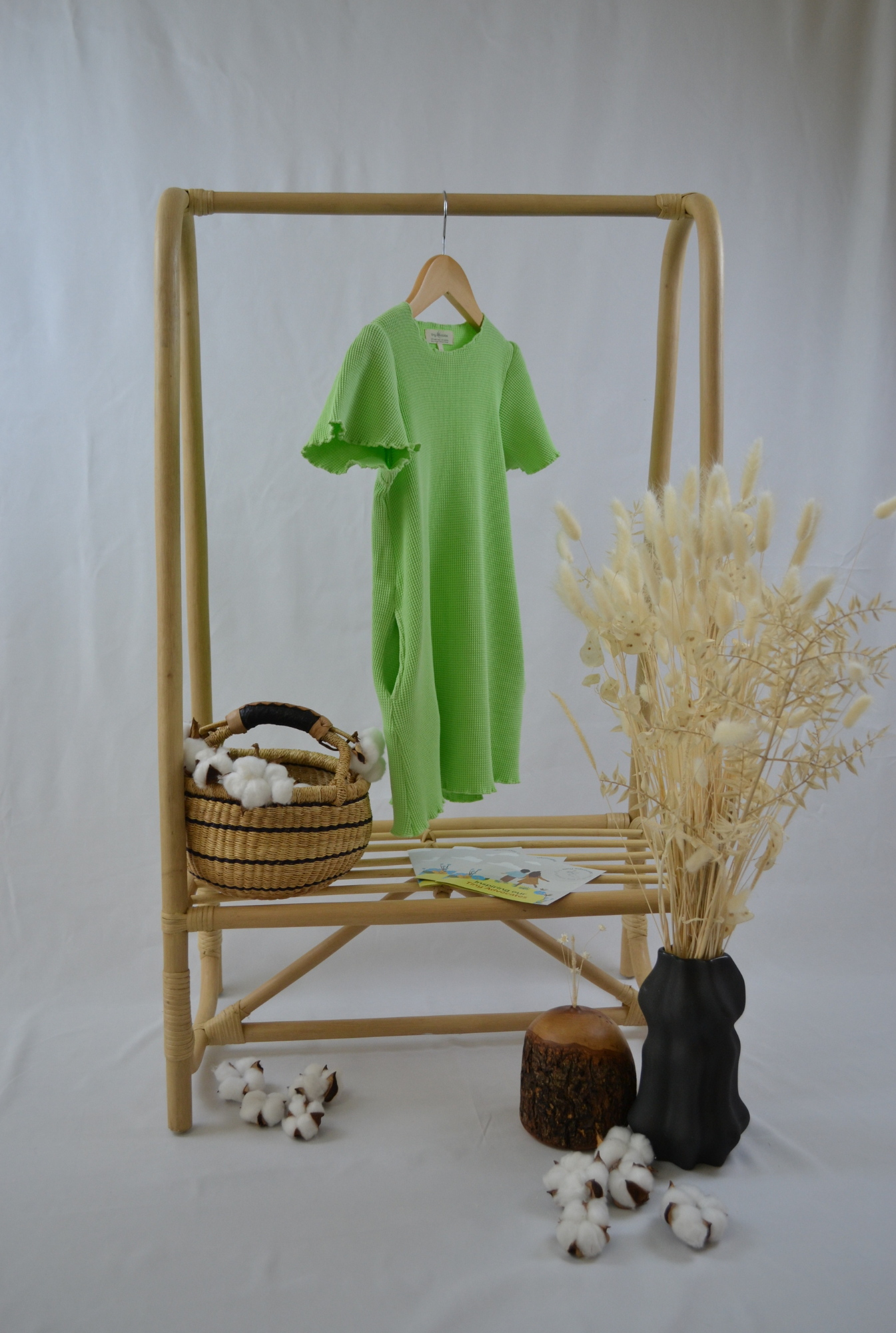 A beautiful dress for little girls. Made from 100% organic cotton and garment dyed in natural minerals. It has side pockets and lovely lettuce hem finish around neckline and sleeves.