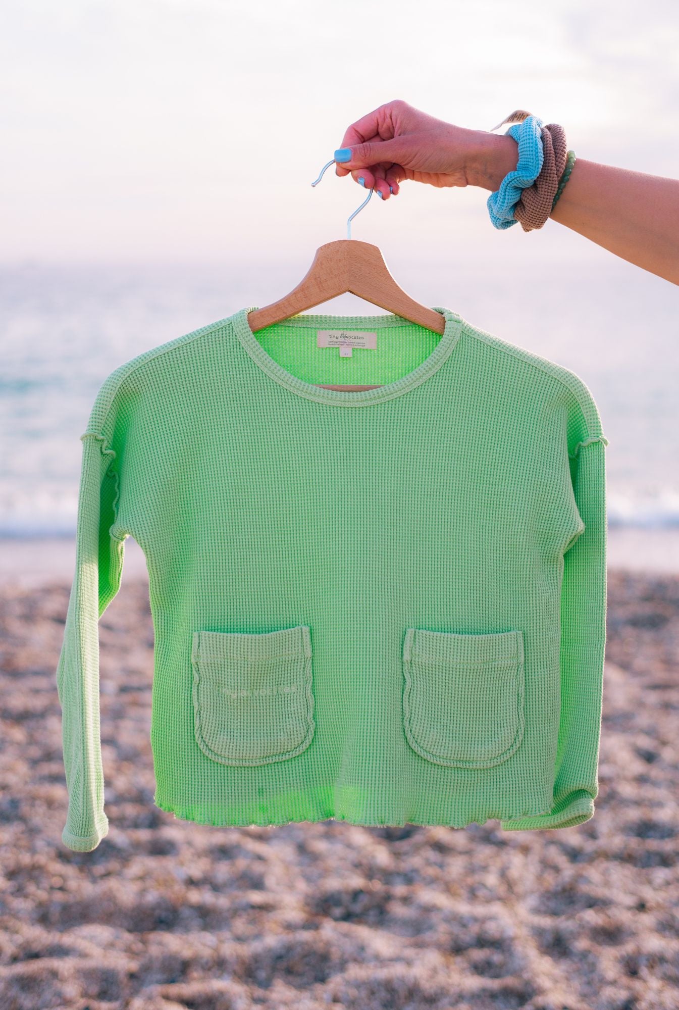 Long sleeve organic cotton top for kids from 2-7 years old. Made in Portugal.